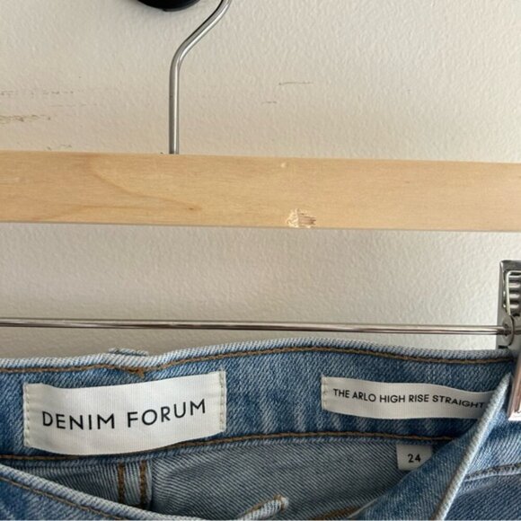 Denim Forum The Arlo High Rise Straight Light Wash - Picture 4 of 11